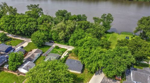 1901 Lakewood Dr, Lorenzo, IL 60481-1726