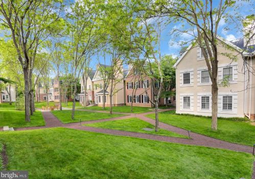 12 Governors Ln, Princeton NJ  08540-3667 exterior