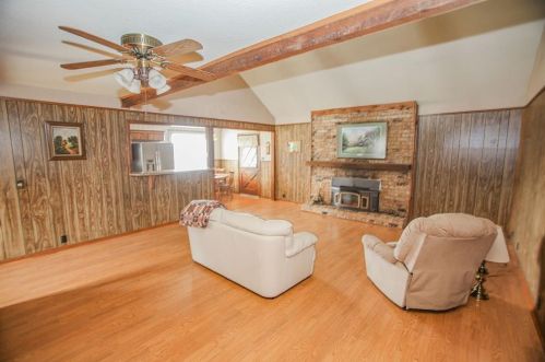 1500 Shanks Rd, Angleton TX 77515-9188 exterior