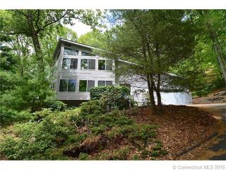 52 Mountain View Rd, Glastonbury, CT 06033-3524