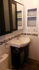 2004 Vine St, Denver CO  80205-5648 exterior