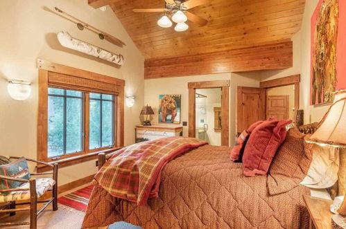 10221 Dick Barter, Truckee CA  96161-5172 exterior