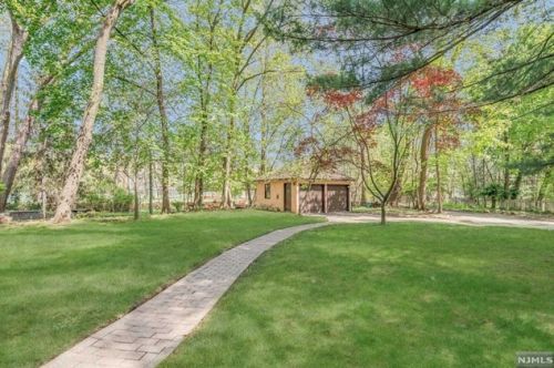 35 Irving St, Ridgewood, NJ 07450-3344