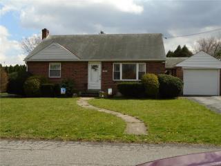 2540 Stanley St, Allentown, PA 18104-1838