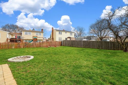 510 Cyn Trl, Carol Stream IL  60188-1364 exterior