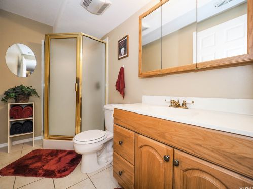 4662 8450, Taylorsville UT exterior