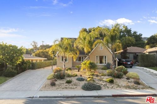 2417 Glenoaks Blvd, Glendale CA  91206-3027 exterior