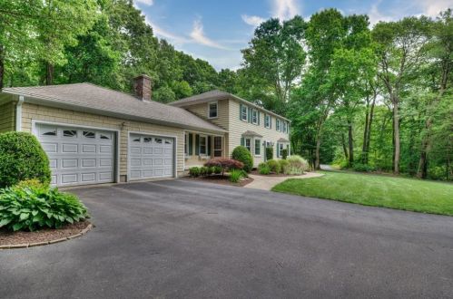 64 Limerock Dr, Warwick, RI 02818-1643