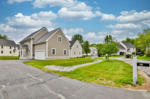 32 Barbara Ln, Hudson NH  03051-3770 exterior