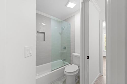 695 Highland Oaks Dr, Atlanta GA  30331-9210 exterior