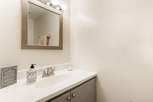 1308 Oriole Trl, Carol Stream IL  60188-6063 exterior