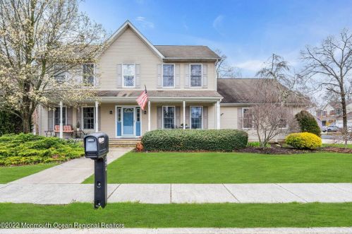 726 Maple Rd, Lacey Township, NJ 08734-2331