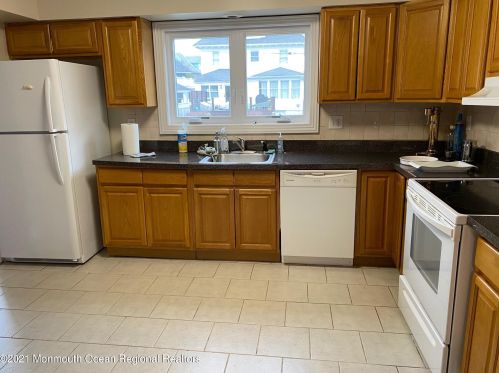 107 Edgemont Dr, Red Bank, NJ 07711