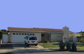 8422 Arnett Dr, Huntington Beach CA  92647-4944 exterior