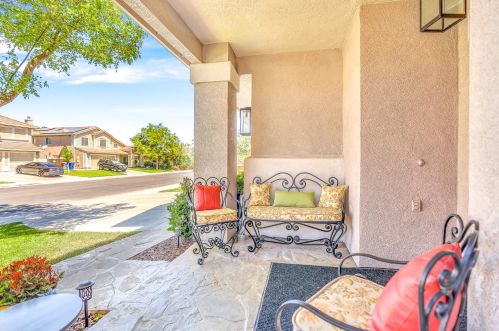 1746 Fir Dr, Los Banos CA 93635-5236 exterior