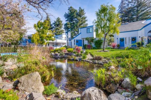 248 Walker Dr, Mountain View, CA 94043-2139