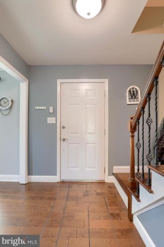 1551 Dunmore Dr, Lancaster PA  17602-1247 exterior