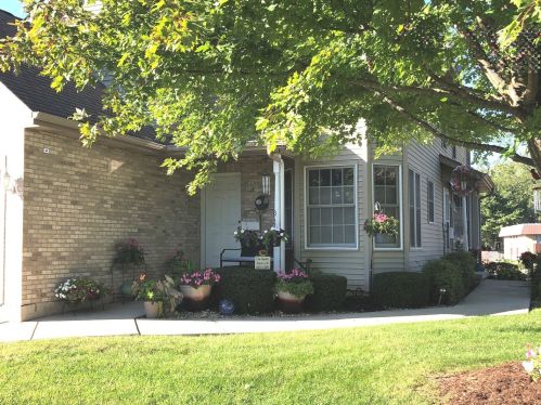 143 Mclaren Dr, Sycamore IL  60178-2256 exterior