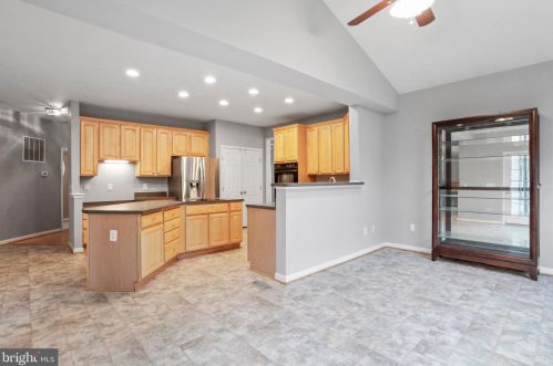 49 Pebble Beach Cir, Charles Town WV  25414-4061 exterior