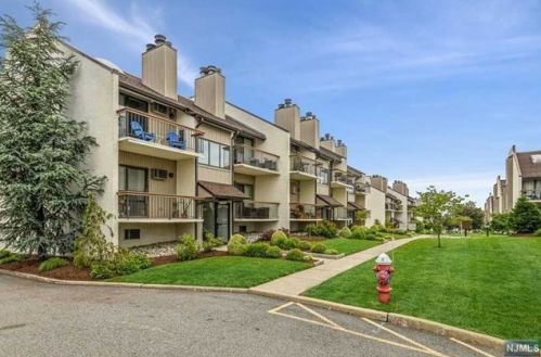 308 Ridge Mews, Wood-Ridge NJ  07075-1349 exterior