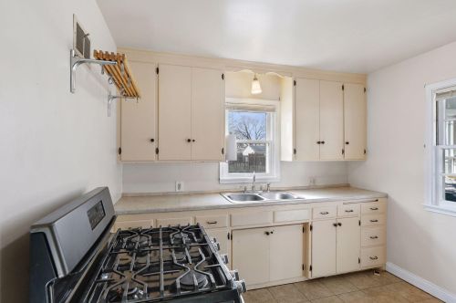 1349 6 St, Saint Paul MN  55106-4801 exterior