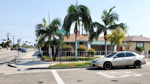 1241 Camden Pl, Santa Ana, CA 92707-2107