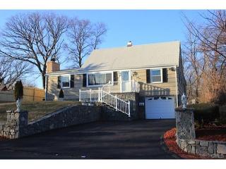 34 Phillips St, Norwalk, CT 06854-1220