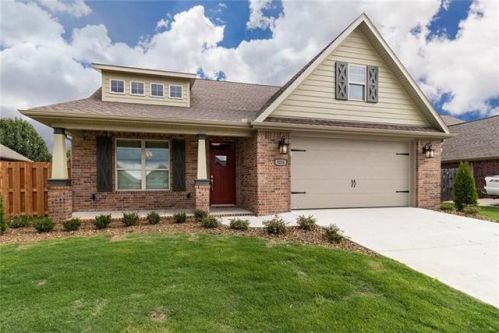 8218 Anna Maria Ave, Springdale, AR 72762-4290