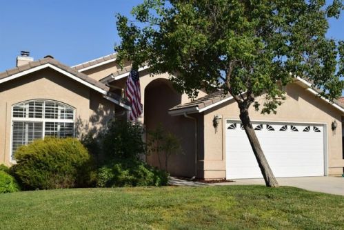 571 Bluejay Ave, Lemoore, CA 93245-4960