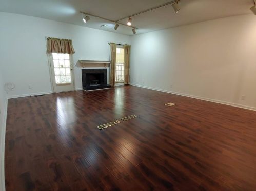 803 Brandywine Cir, Atlanta, GA 30350-2007