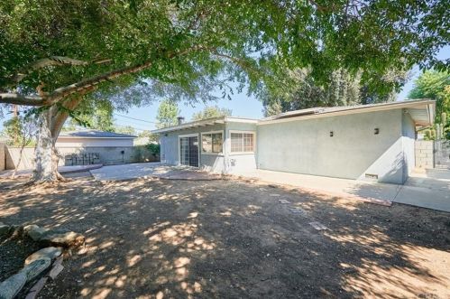 3440 Mono Dr, Riverside CA  92506-2118 exterior