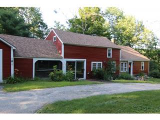 893 Battle St, Concord, NH 03303-7304