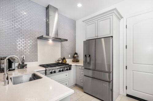 22 Shadybend, Irvine CA  92602-0844 exterior