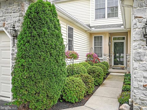 1828 Serene Way, Lancaster, PA 17602-7001
