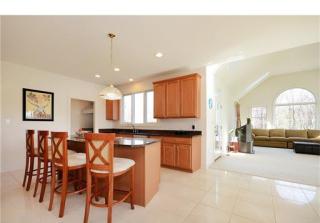 8 Meadowlark Dr, Plainsboro NJ  08536-2057 exterior