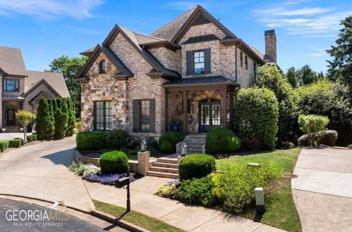 555 Glenmanor Ct, Atlanta GA  30328-4270 exterior