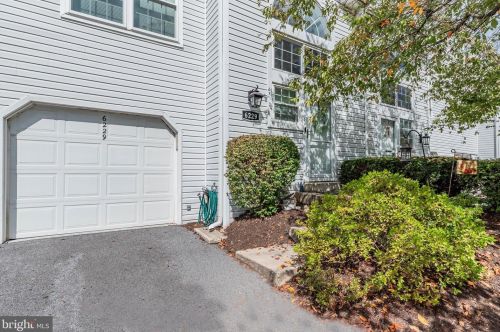 6229 Spring Knoll Dr, Harrisburg, PA 17111-6864