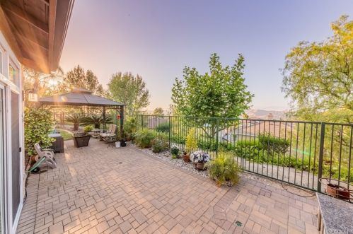 8735 Fallbrook Way, Anaheim CA  92808-3600 exterior