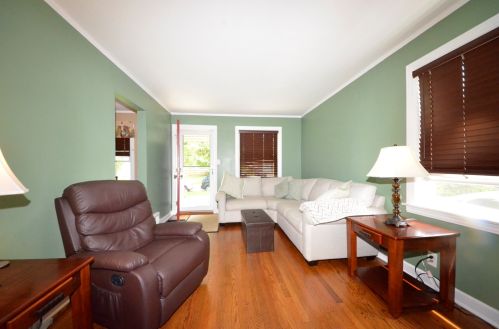 1856 Orchard St, Des Plaines, IL 60018-2332