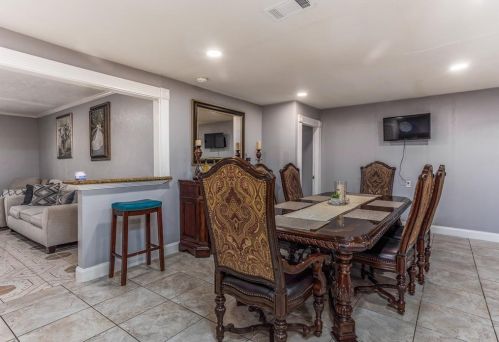 2810 Altman Dr, Irving TX  75062-4229 exterior