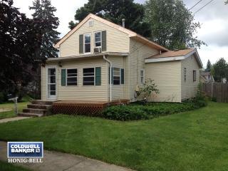 121 A St, Genoa, IL 60135-1002