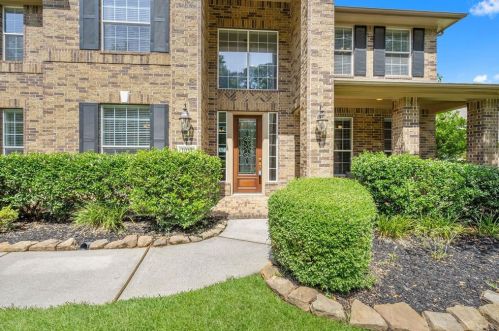 1932 Graystone Hills Dr, Conroe TX  77304-2332 exterior