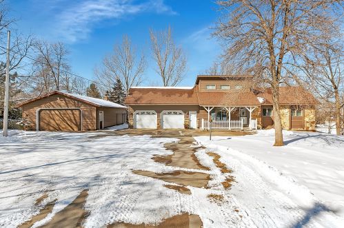 15586 Parkwood Cir, Avon, MN 56310-4617