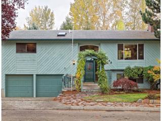 11495 Hazelwood Loop, Portland, OR 97223-3304