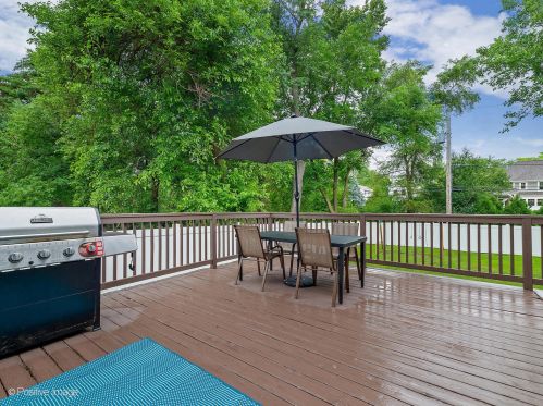 330 55th St, Willowbrook IL  60514-3015 exterior