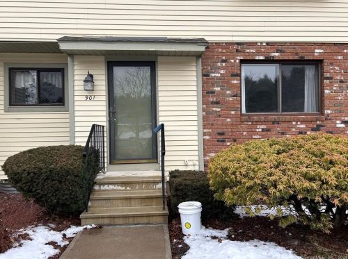 901 Summer Hill Dr, Wapping, CT 06074-2879