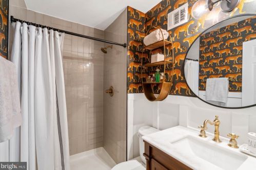 6431 Franconia Ct, Springfield VA  22150-1204 exterior