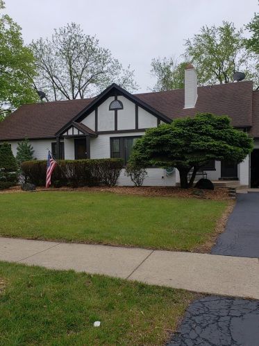 382 Itasca St, Wood Dale, IL 60191-1406