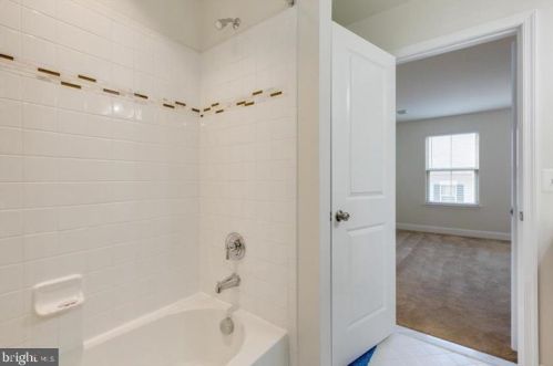 4512 Potomac Highlands Cir, Triangle VA  22172-1791 exterior