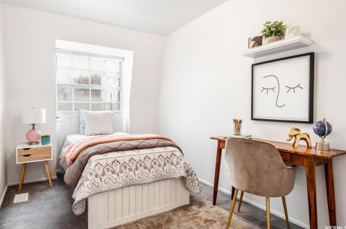 8272 Williamsburg Park Cir, Sandy UT 84070-0517 exterior